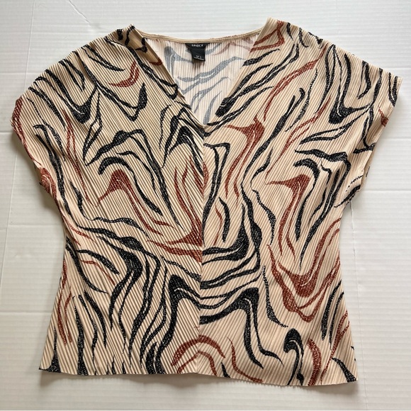 Lindex Pleated V Neck Top Blouse Short Sleeve Size Small NWOT - Picture 4 of 10